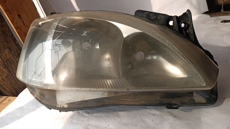 Headlights Opel Corsa Gamma RHS 2002 to 2006
