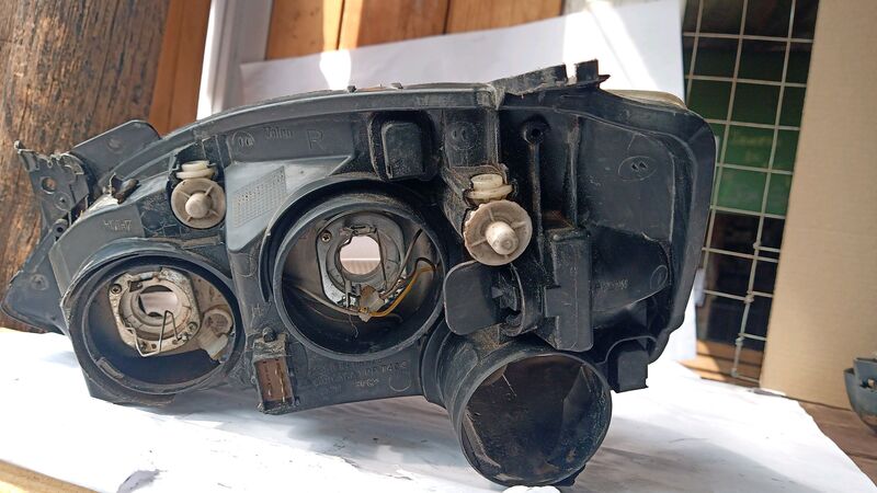 Headlights Opel Corsa Gamma RHS 2002 to 2006