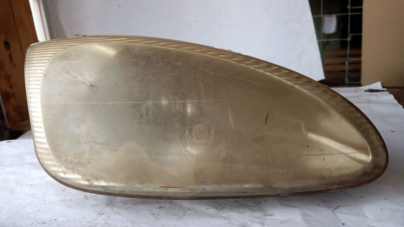 Headlights Hyundai Elantra RHS 1999 to 2000