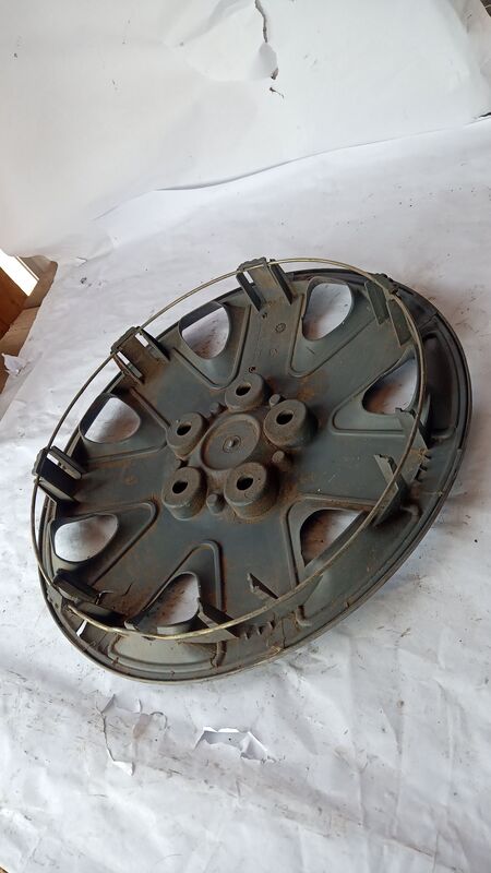 Hub Caps Aftermarket Aftermarket 13 inch