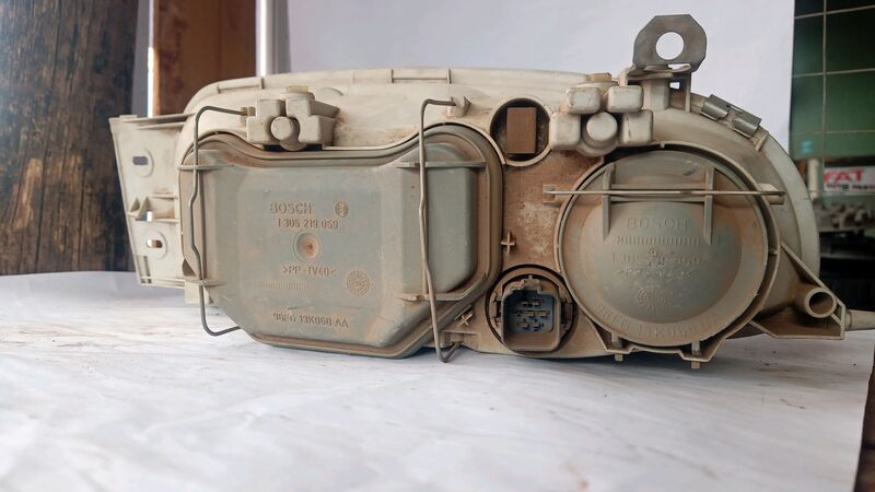 Headlights Ford Fiesta RHS 1996 to 2002