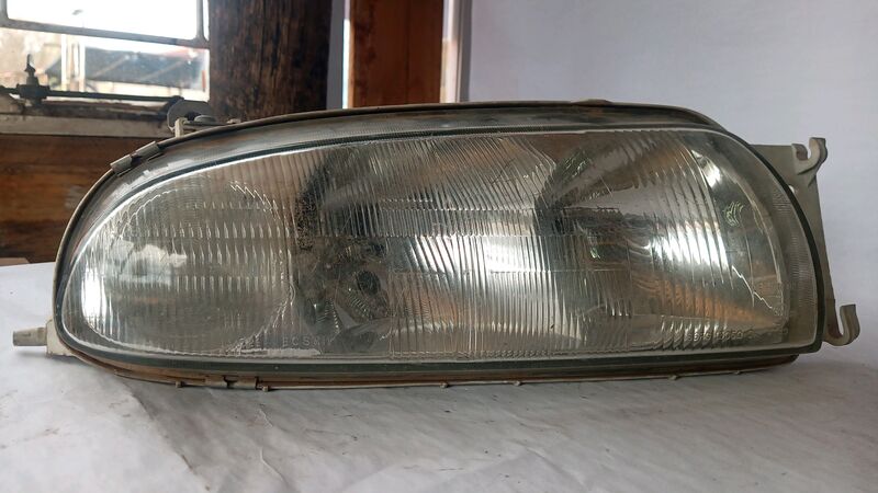 Headlights Ford Fiesta RHS 1996 to 2002