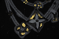 Playera Louis Vuitton Collar Monograma de Lujo
