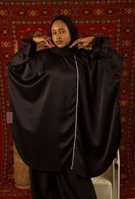 POLISHED DELICATE CAPE