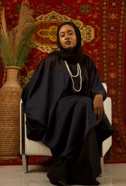 EXQUISITE CAPE