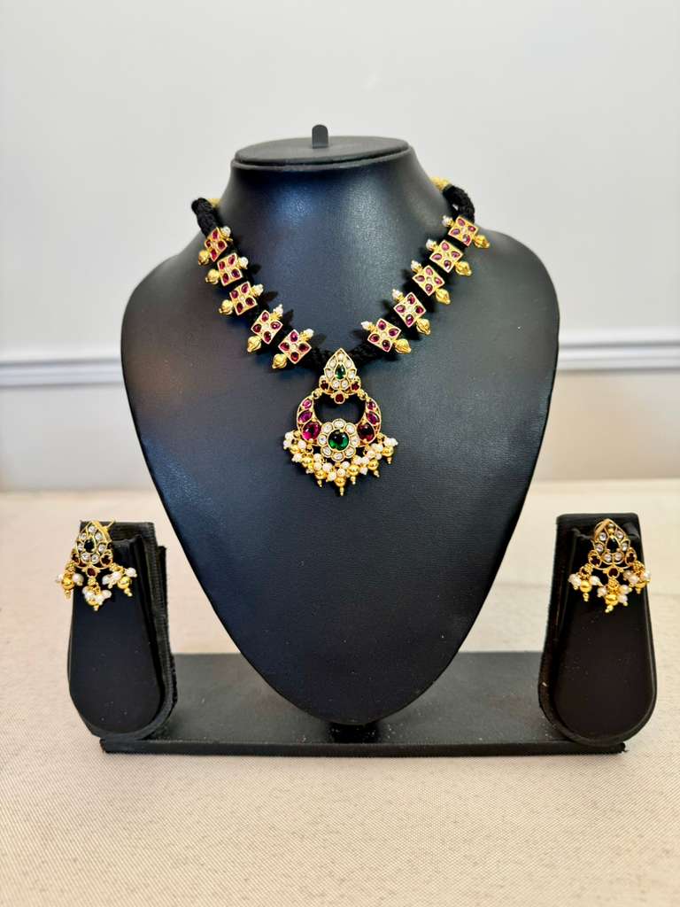 H42 : Ready To Ship Beautiful Black Theard Set