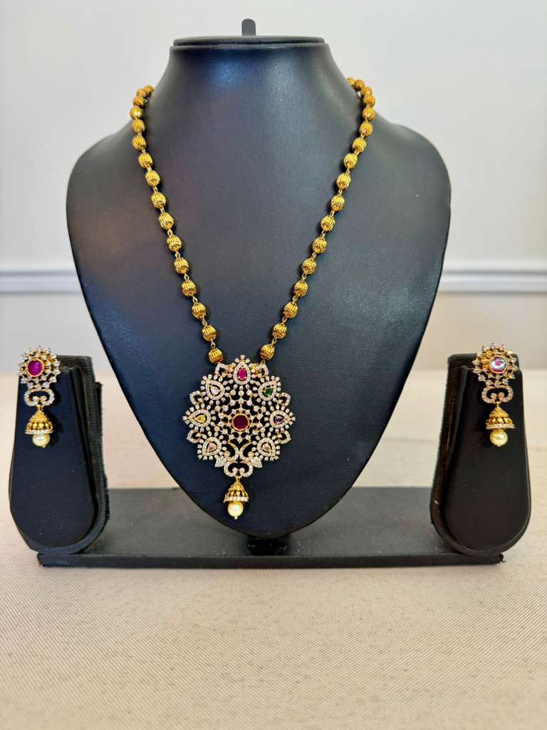 D142: Ready To Ship Beautiful Navaratna Pendent Chain