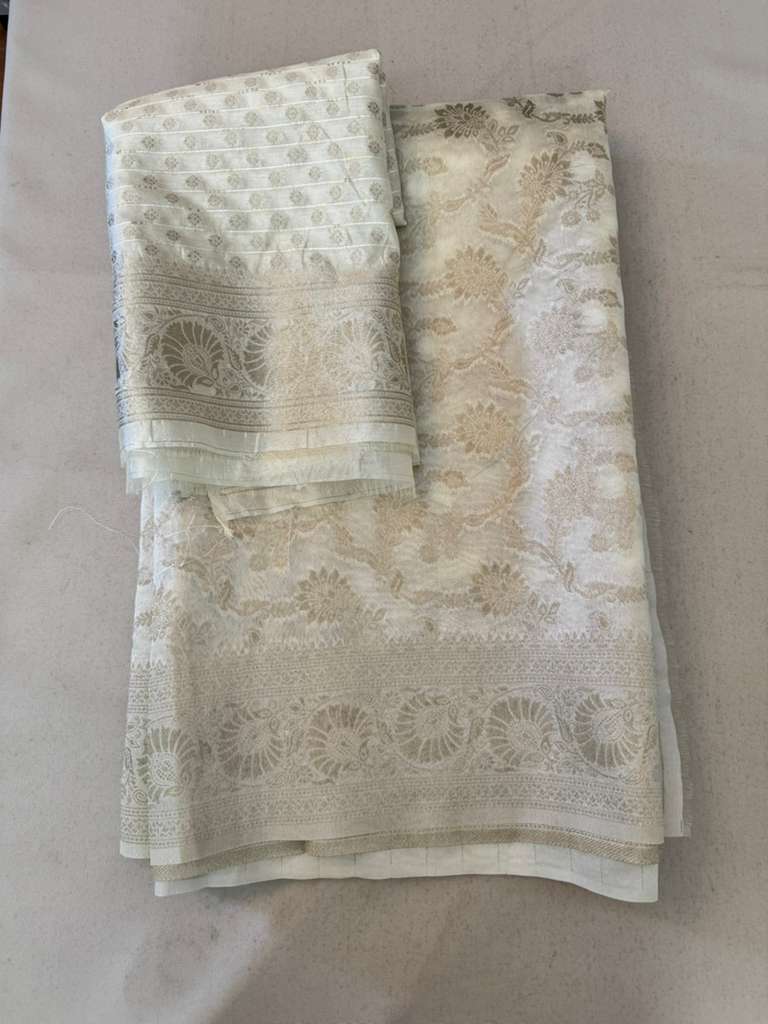 N220: Ready To Ship Beautiful Saree With Stitched Blouse