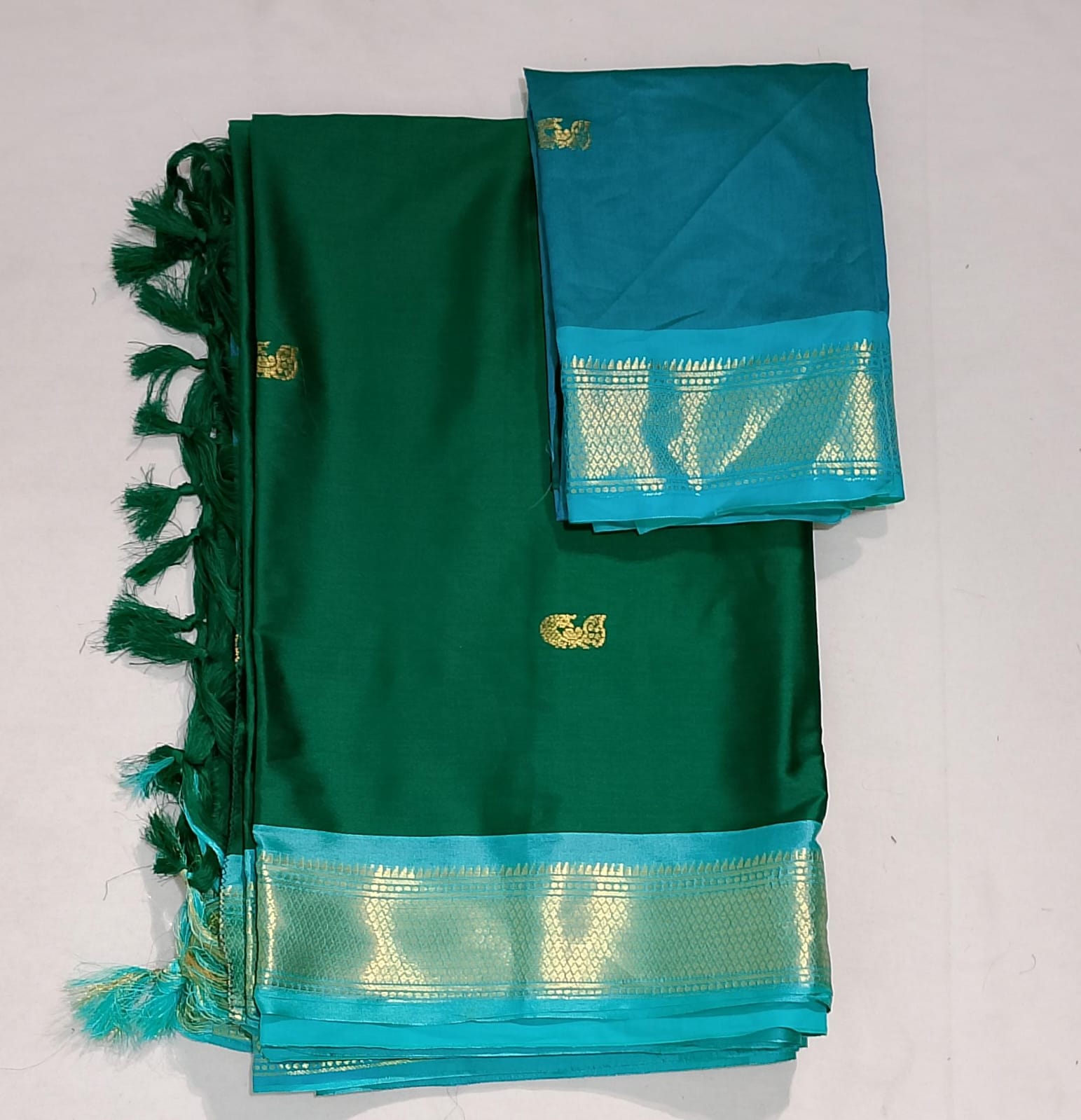 N124: Ready To Ship Beautiful Paithani Saree With Unstitched Blouse
