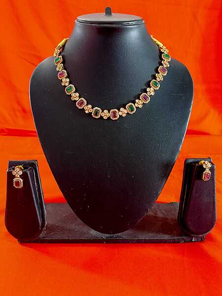 H18 : Ready To Ship Beautiful Stone Necklace Set