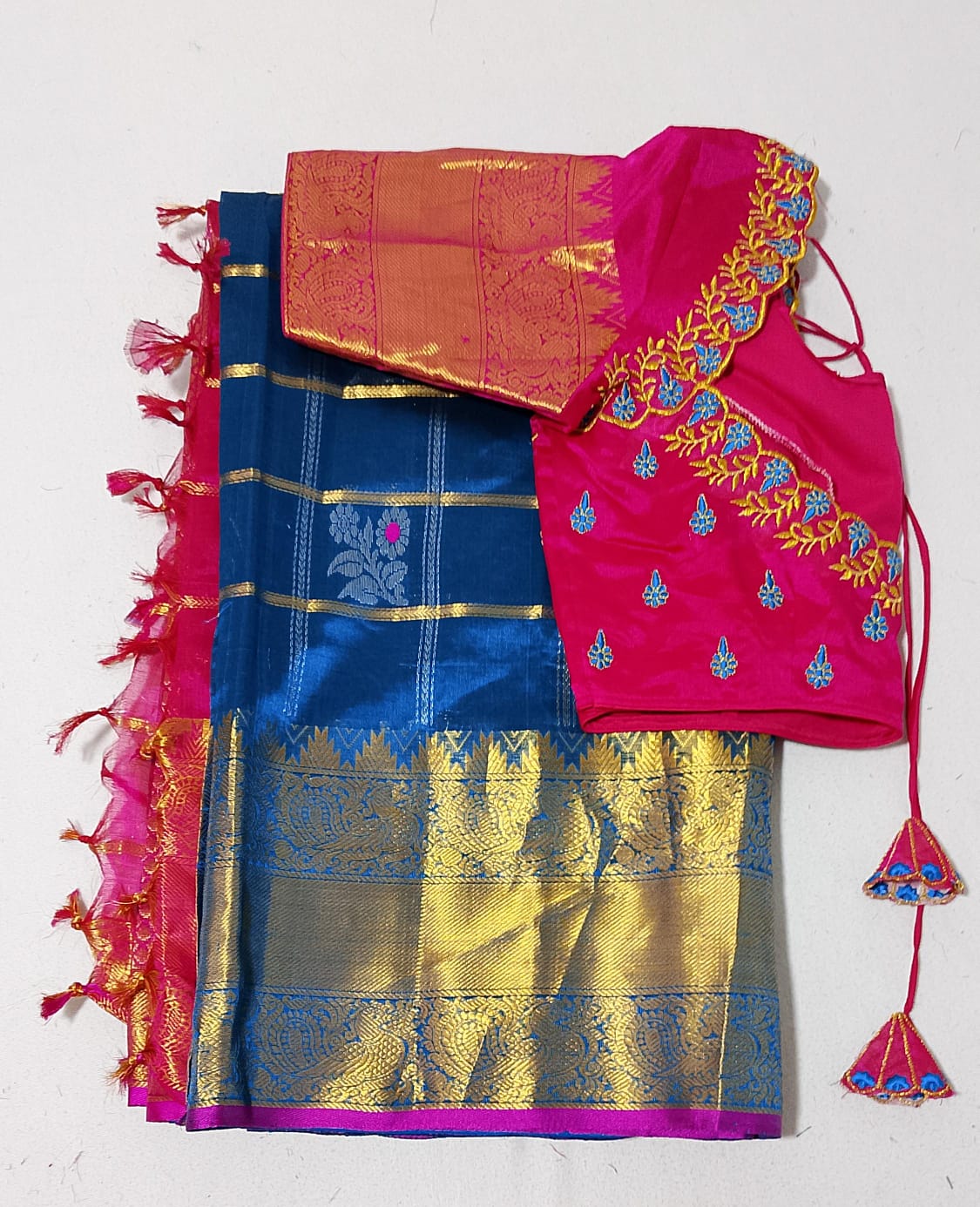 N402: Ready To Ship Beautiful Mangalagiri Saree With Stitched Embroidery Work Blouse