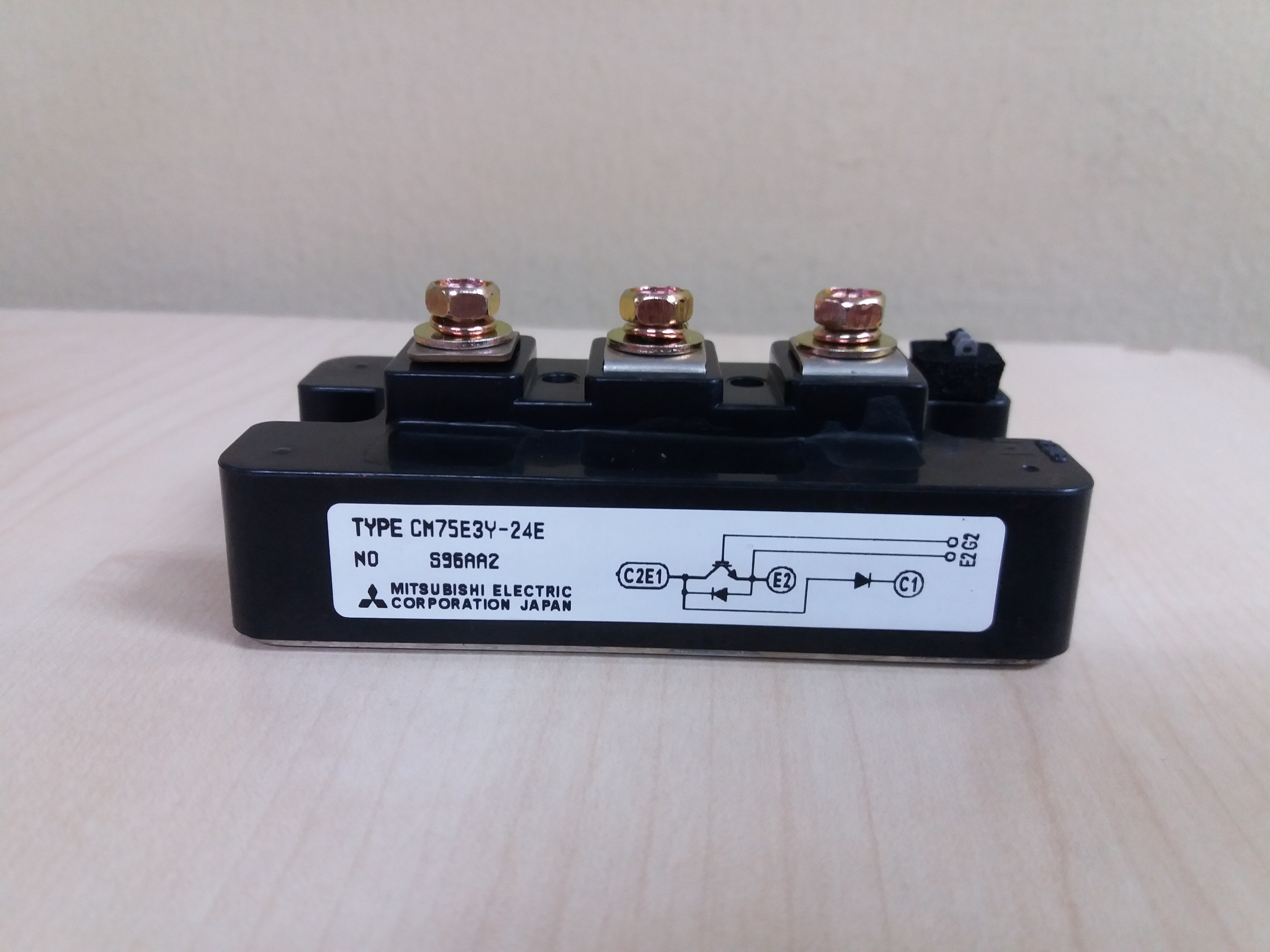 IGBT CM75E3Y-24E (C)