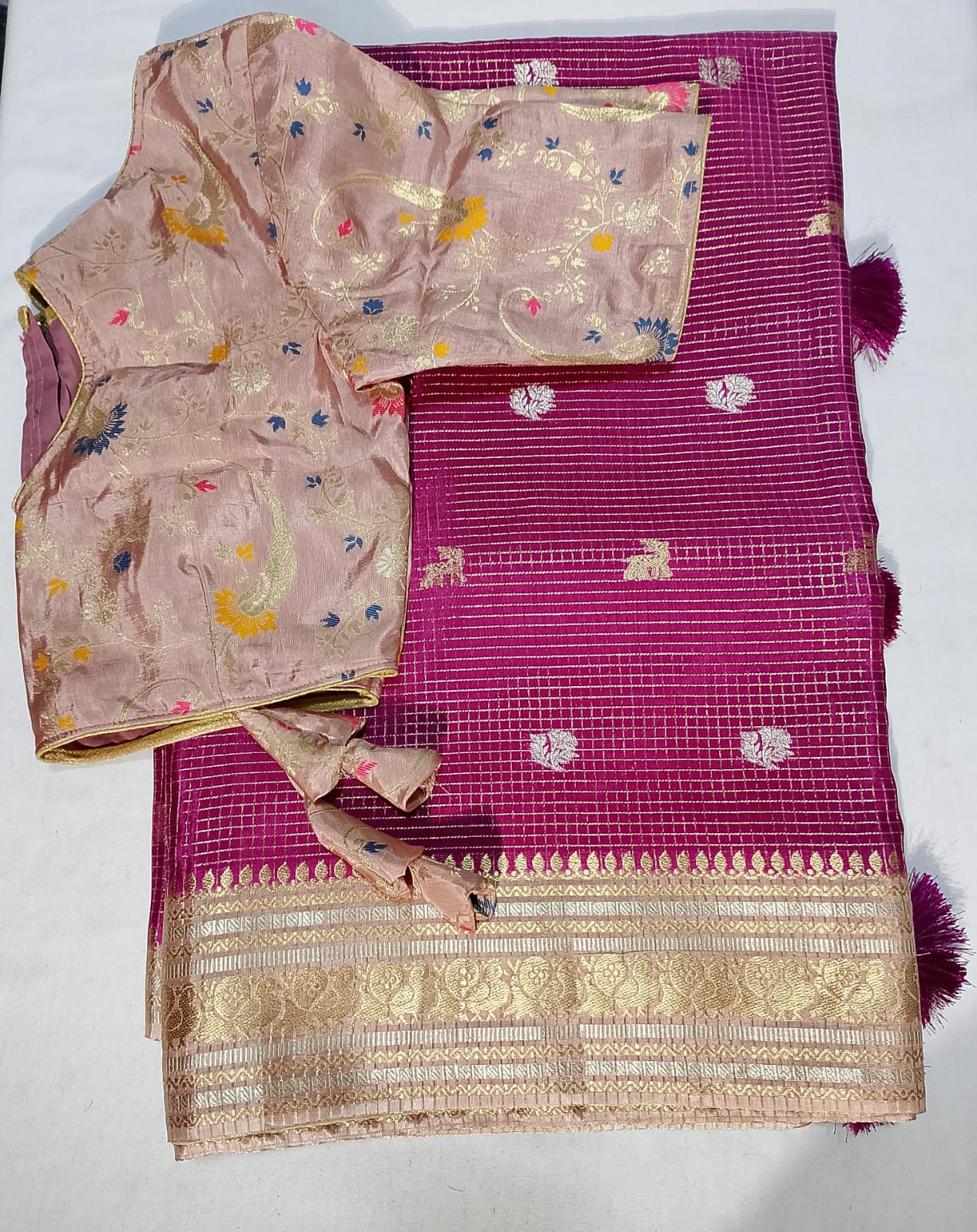 J347: Ready To Ship Beautiful Pure Vintage Style Moonga Crepe Silk Saree With Stitched Blouse