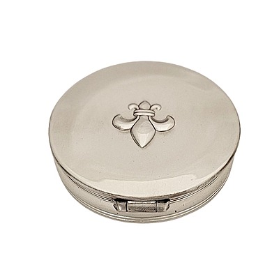 Fleur d' lis 3.5" Pewter Hinged Box. SKU #: EB19711. Fleur d' lis 3.5" Pewter Hinged Box. SKU #: EB19711.