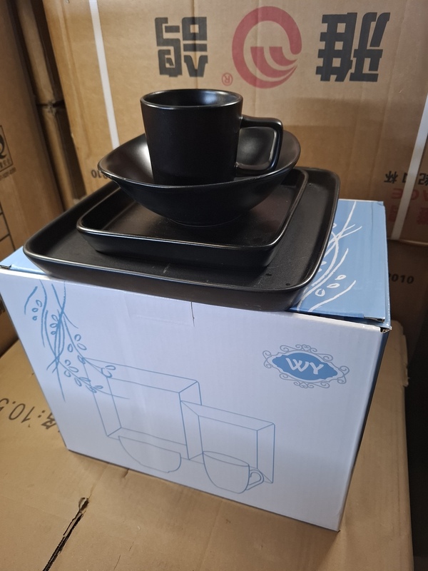 16- Piece Stoneware DinnerSet Black