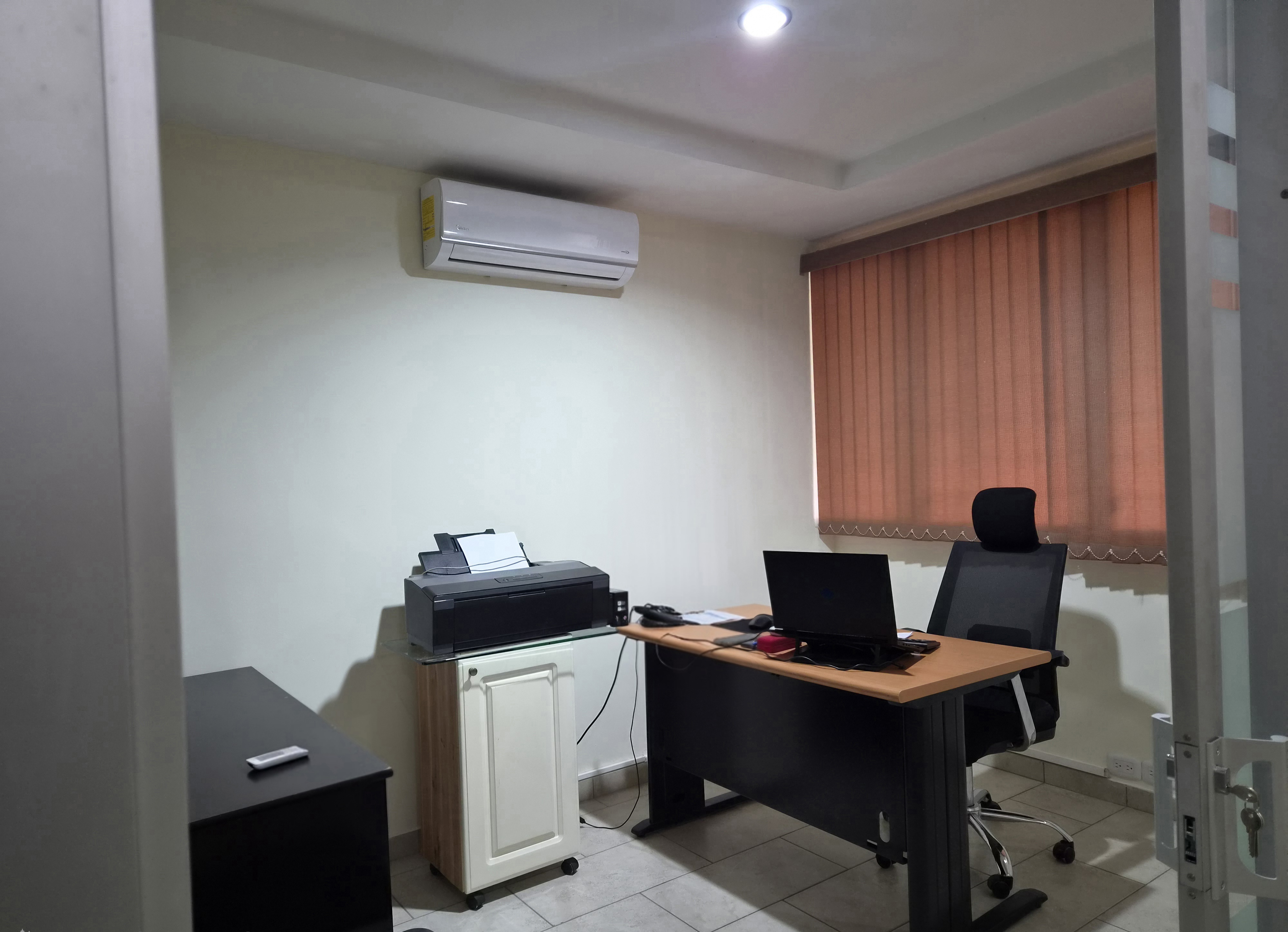 10022 Oficinas todo incluido