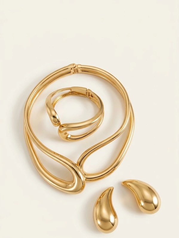 Golden Elegance Statement Necklace