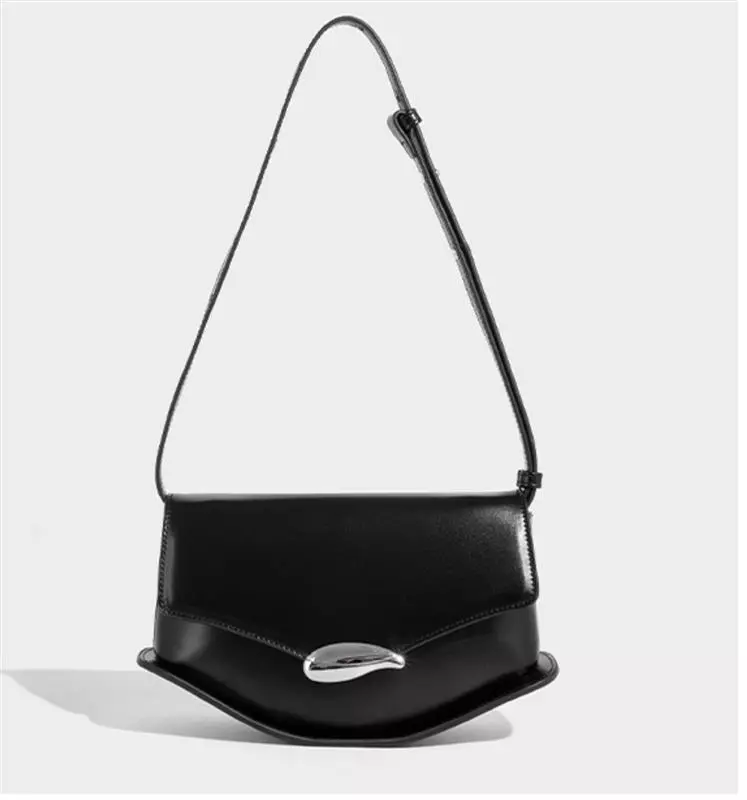 VERSATILE HANDBAG