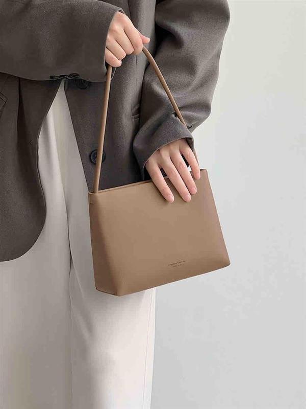 BAGUETTE UNDERARM BAG KHAKI