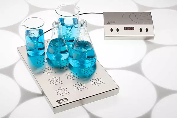 (MIXdrive 15) Multiple Magnetic stirrers with external control unit
