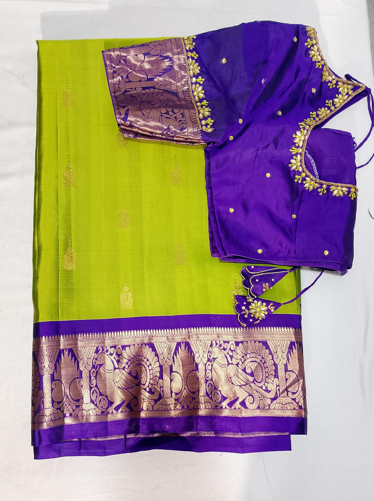 N47: Ready To Ship Beautiful Saree With Stitched Blouse N47: Ready To Ship Beautiful Saree With Stitched Blouse