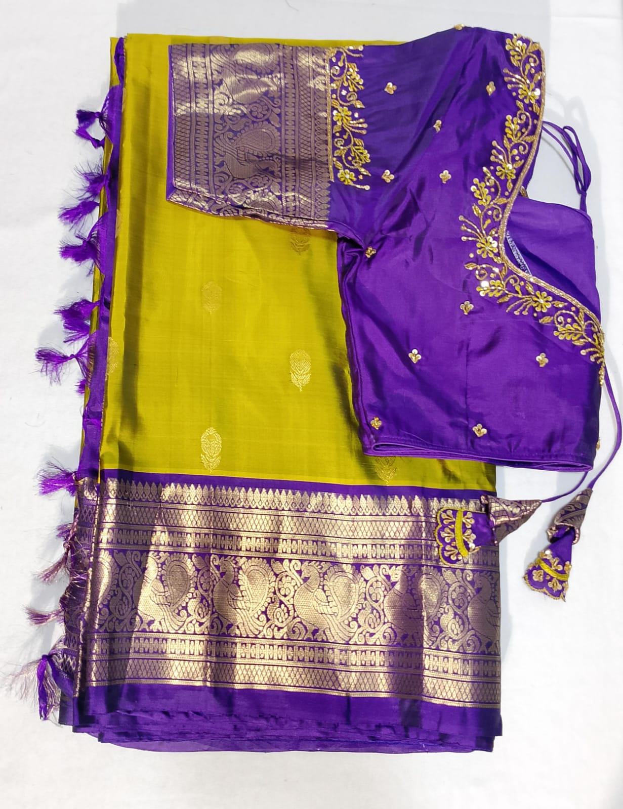 N48: Ready To Ship Beautiful Saree With Stitched Blouse N48: Ready To Ship Beautiful Saree With Stitched Blouse