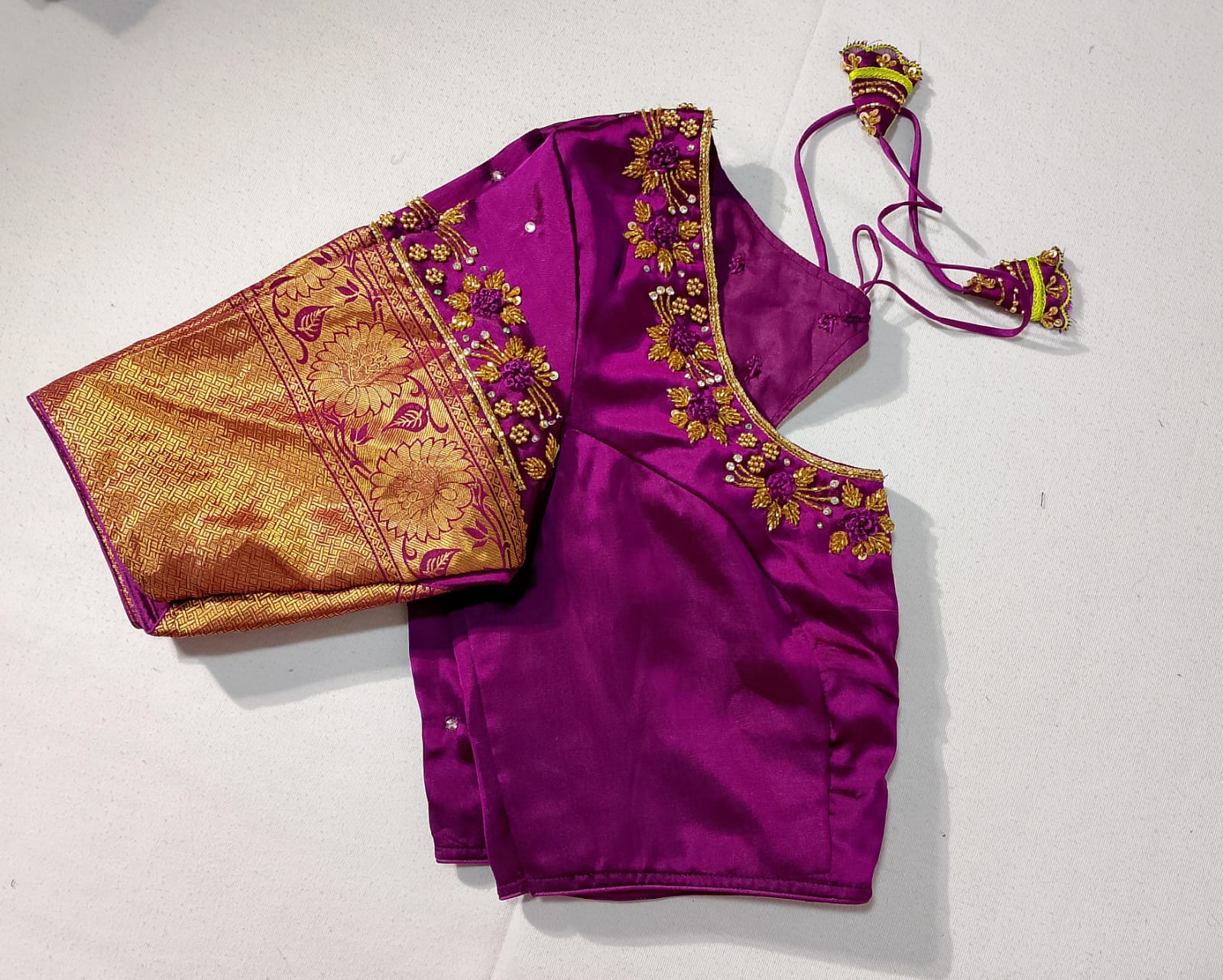 N231: Ready To Ship Beautiful Saree With Stitched Blouse