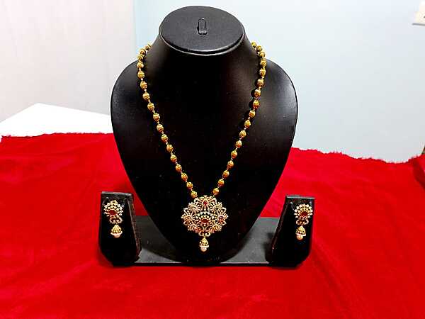 D142: Ready To Ship Beautiful Navaratna Pendent Chain