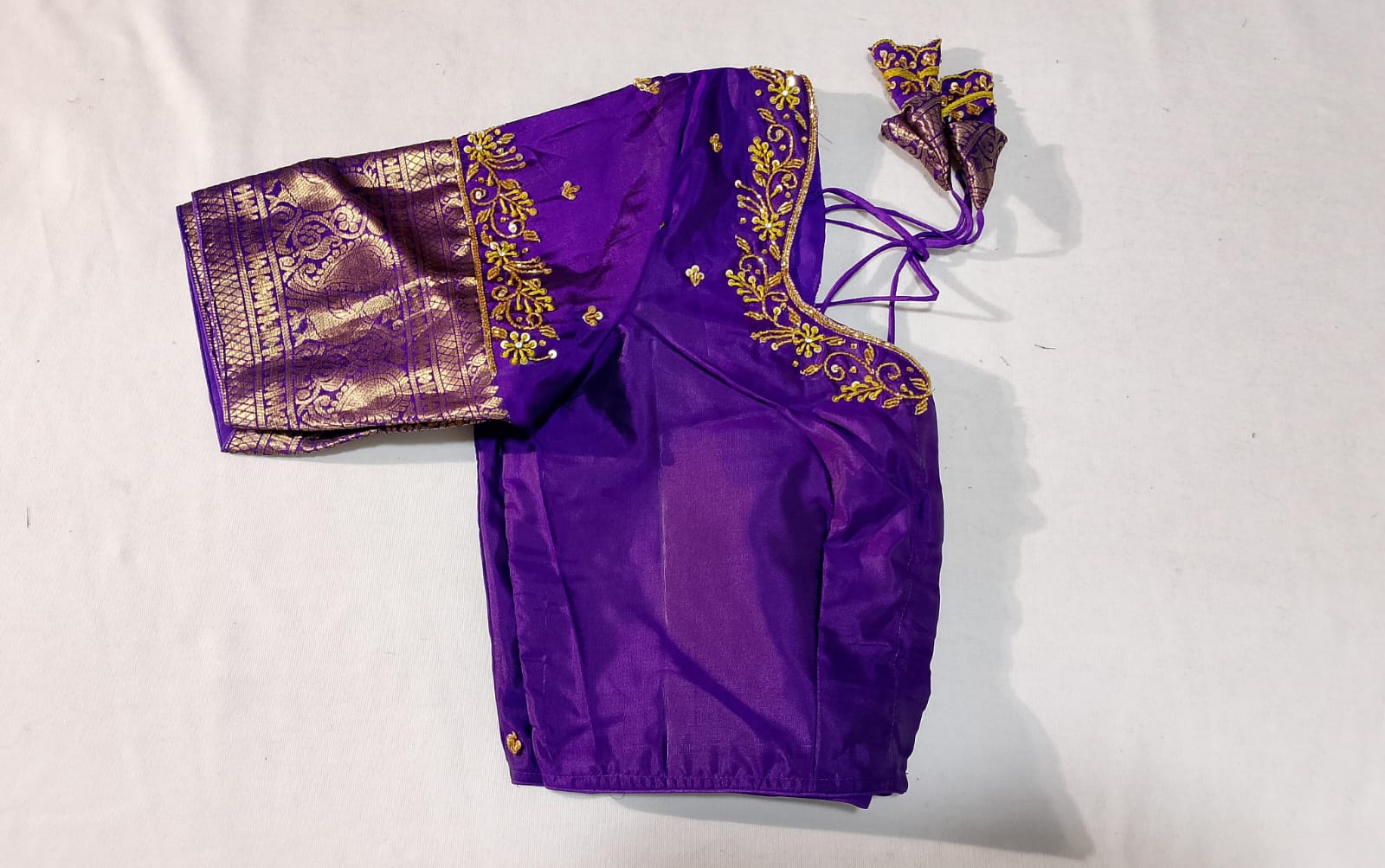 N48: Ready To Ship Beautiful Saree With Stitched Blouse N48: Ready To Ship Beautiful Saree With Stitched Blouse