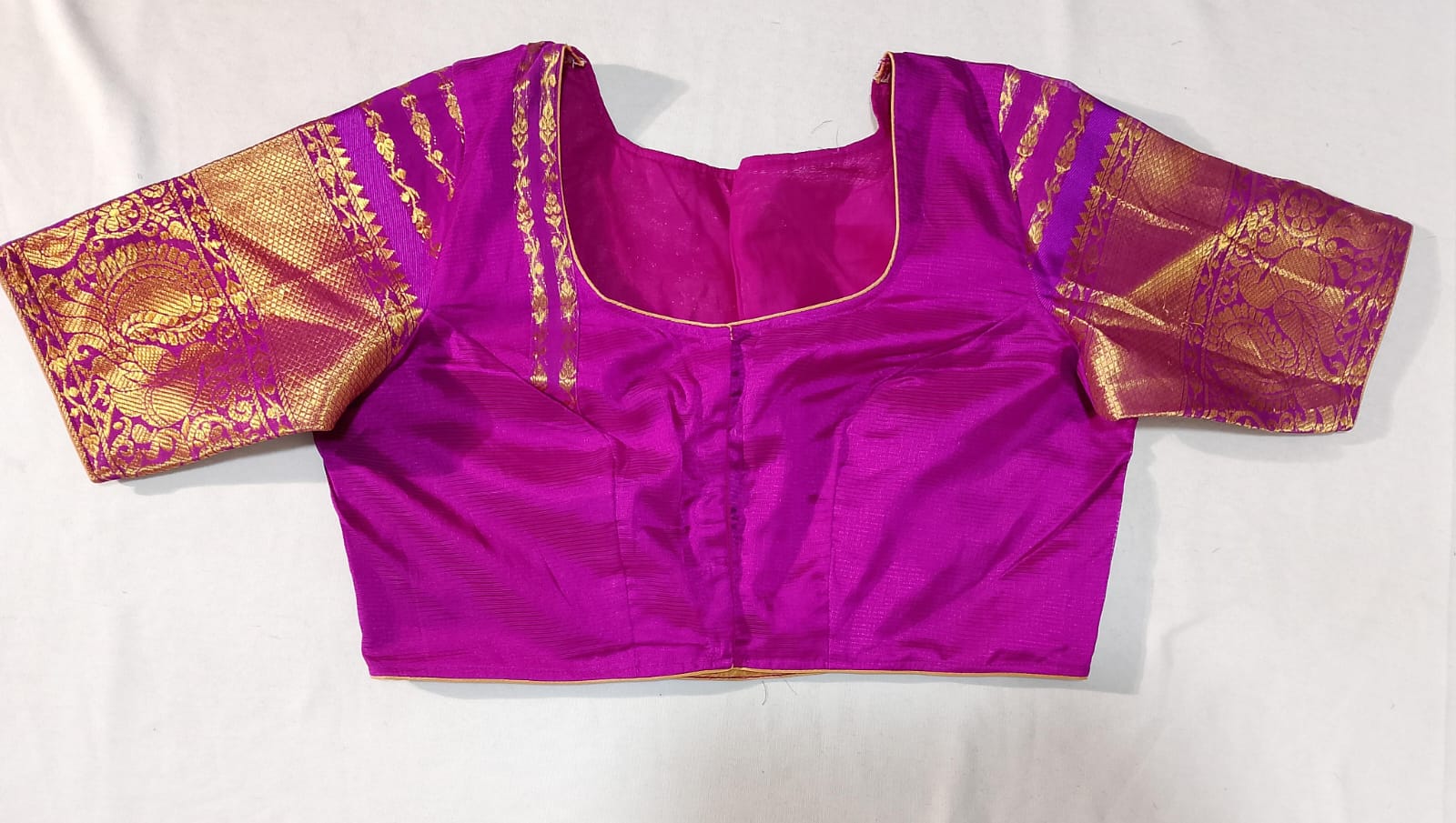 N45: Ready To Ship Beautiful Saree With Stitched Blouse N45: Ready To Ship Beautiful Saree With Stitched Blouse