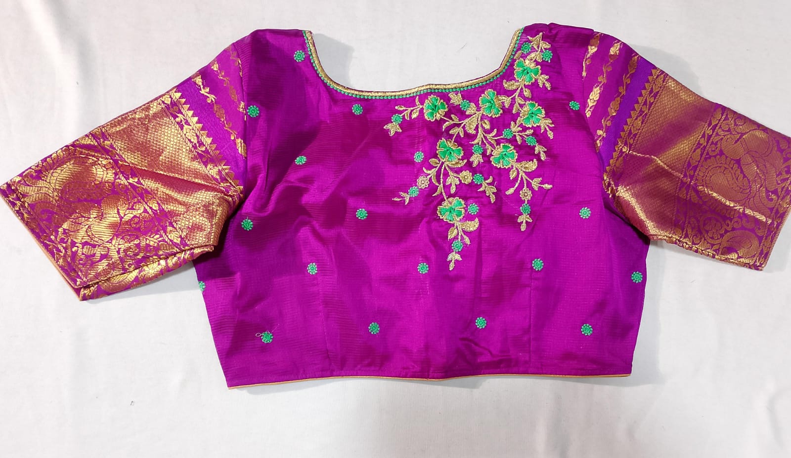 N45: Ready To Ship Beautiful Saree With Stitched Blouse N45: Ready To Ship Beautiful Saree With Stitched Blouse