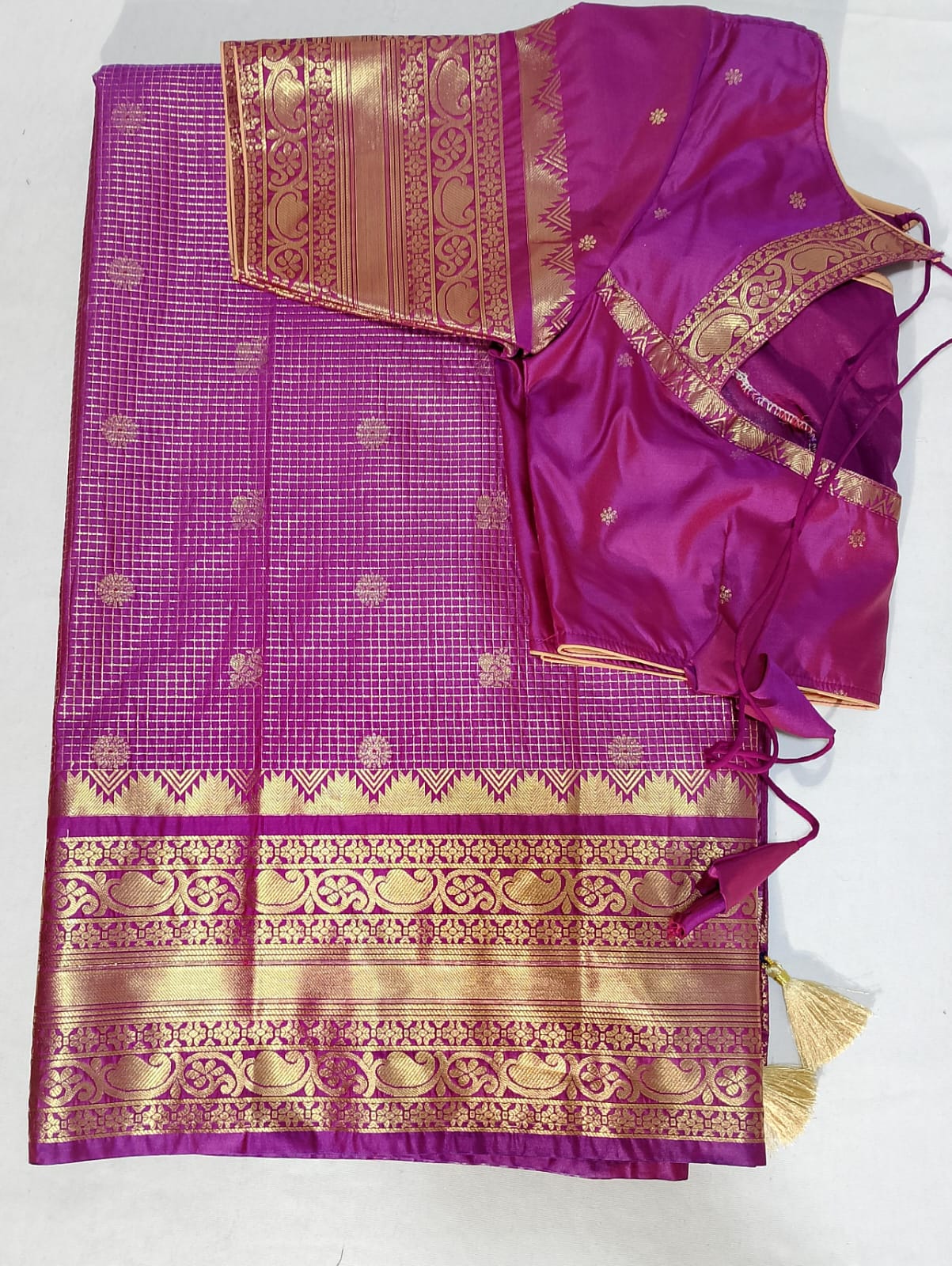 N50: Ready To Ship Beautiful Saree With Stitched Blouse