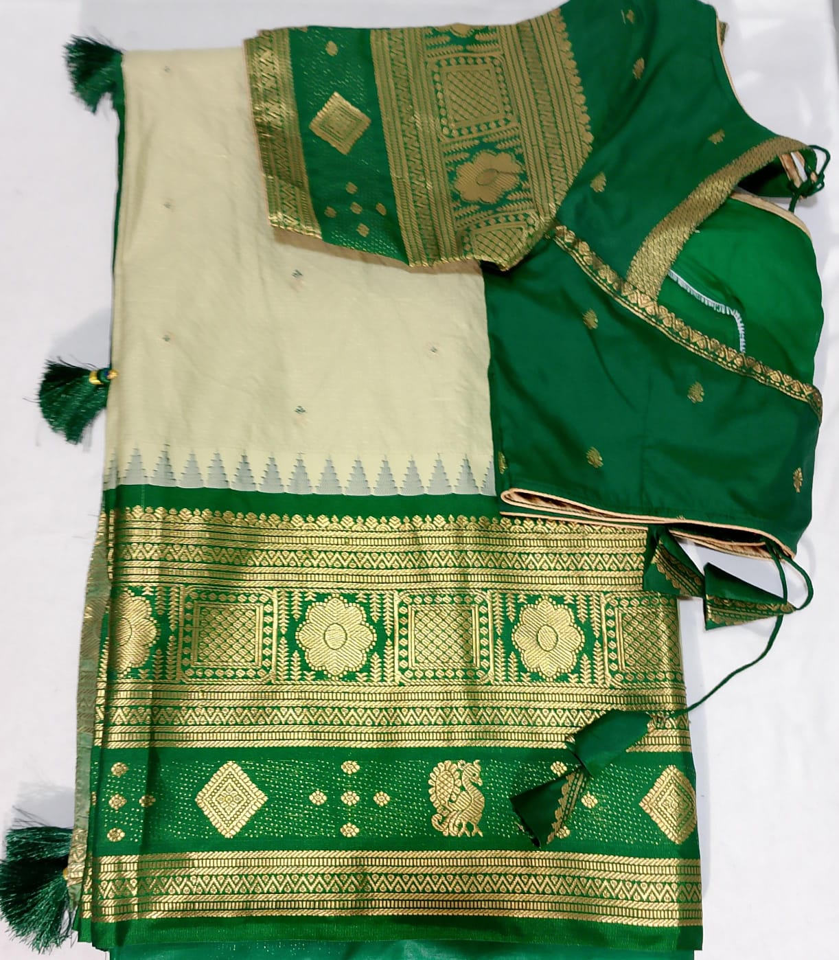 N53: Ready To Ship Beautiful Saree With Stitched Blouse