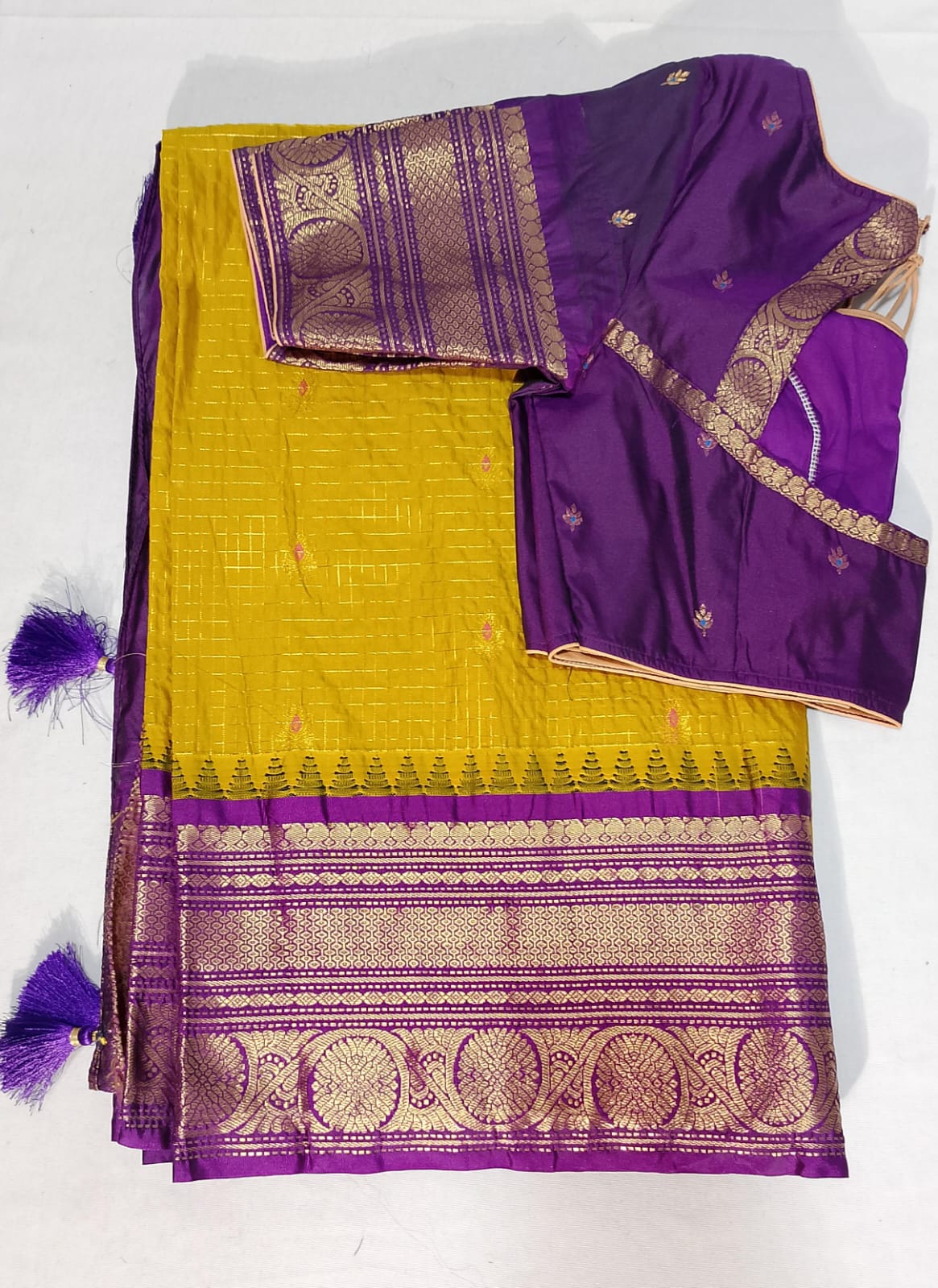 N56: Ready To Ship Beautiful Saree With Stitched Blouse