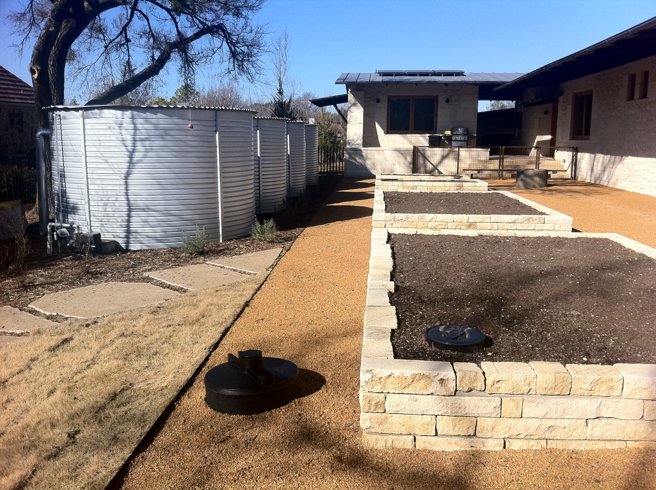 Pioneer Water Tanks XLR04/02-ZN – 5,000 Gallons