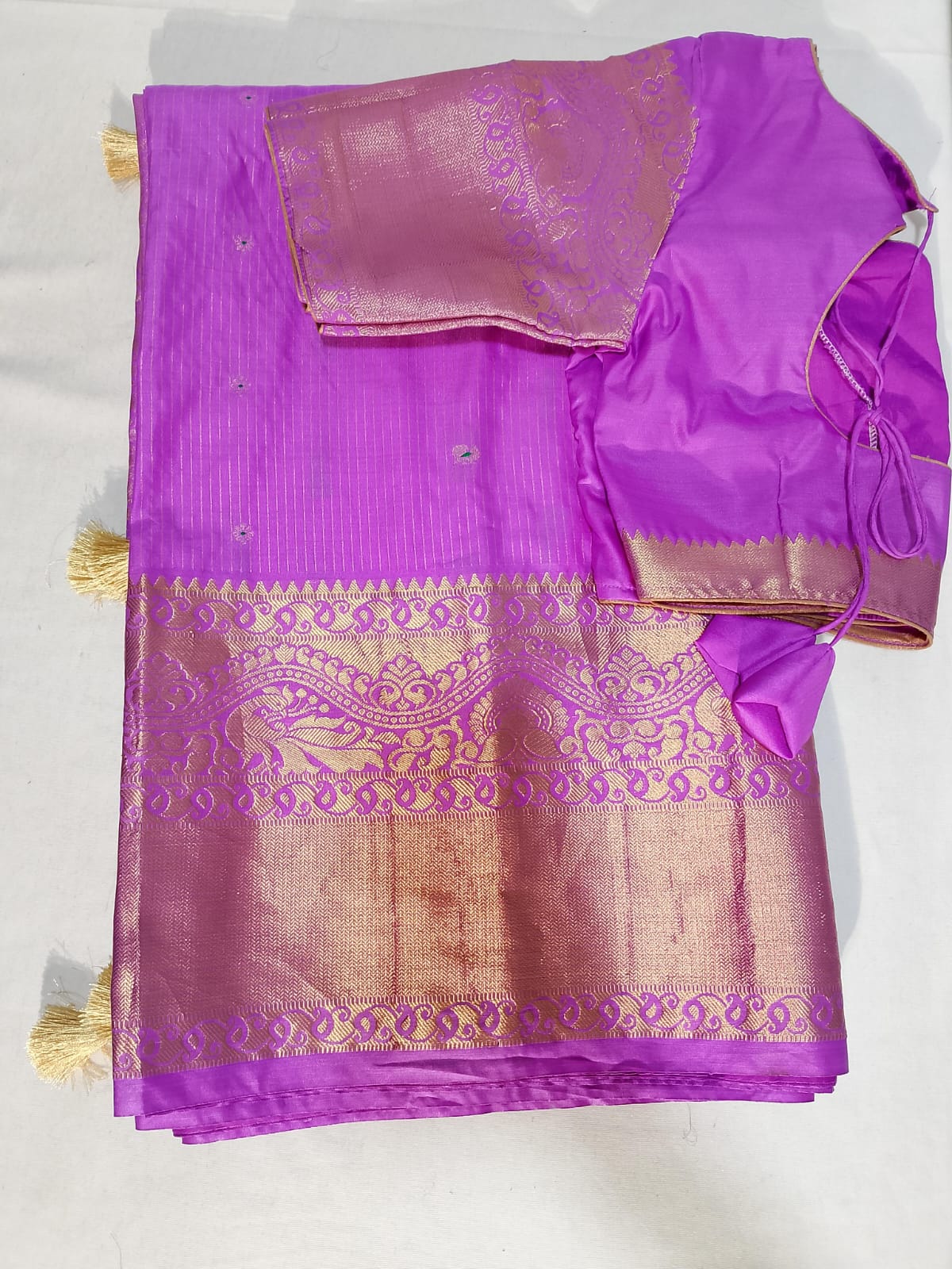 N60: Ready To Ship Beautiful Saree With Stitched Blouse