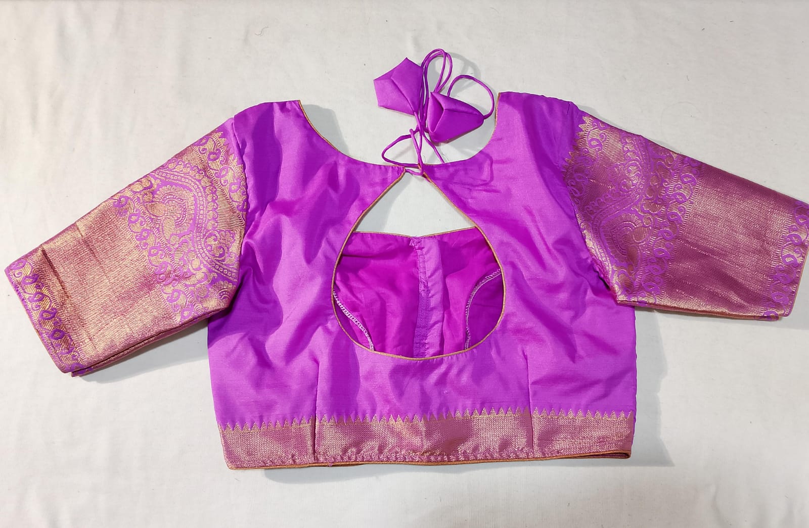 N60: Ready To Ship Beautiful Saree With Stitched Blouse