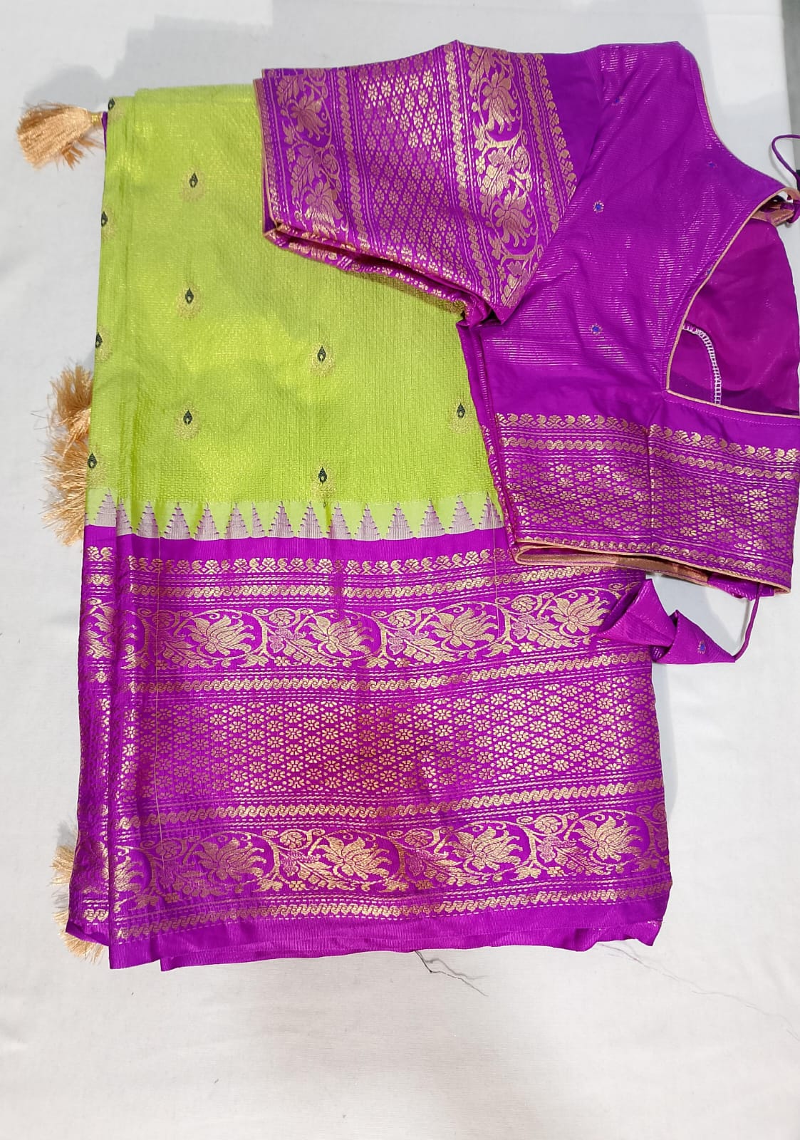 N61: Ready To Ship Beautiful Saree With Stitched Blouse