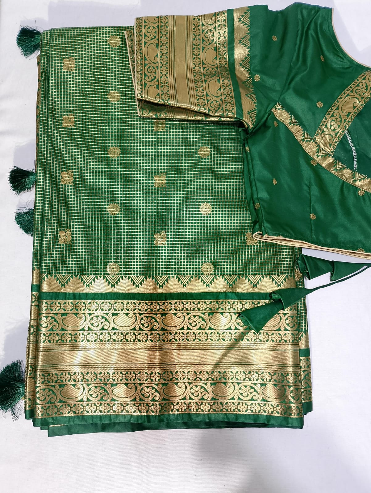 N62: Ready To Ship Beautiful Saree With Stitched Blouse