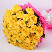 Elegant Yellow Roses Bunch