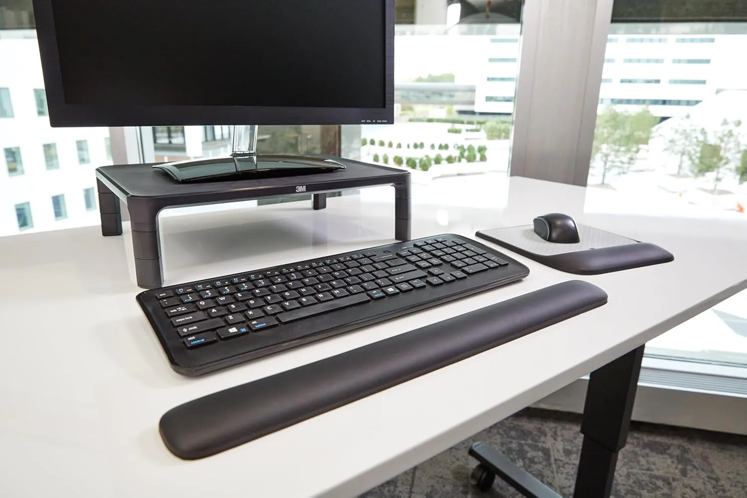 3M Gel Wrist Rest for Keyboards, 19 in, Black (WR85B)