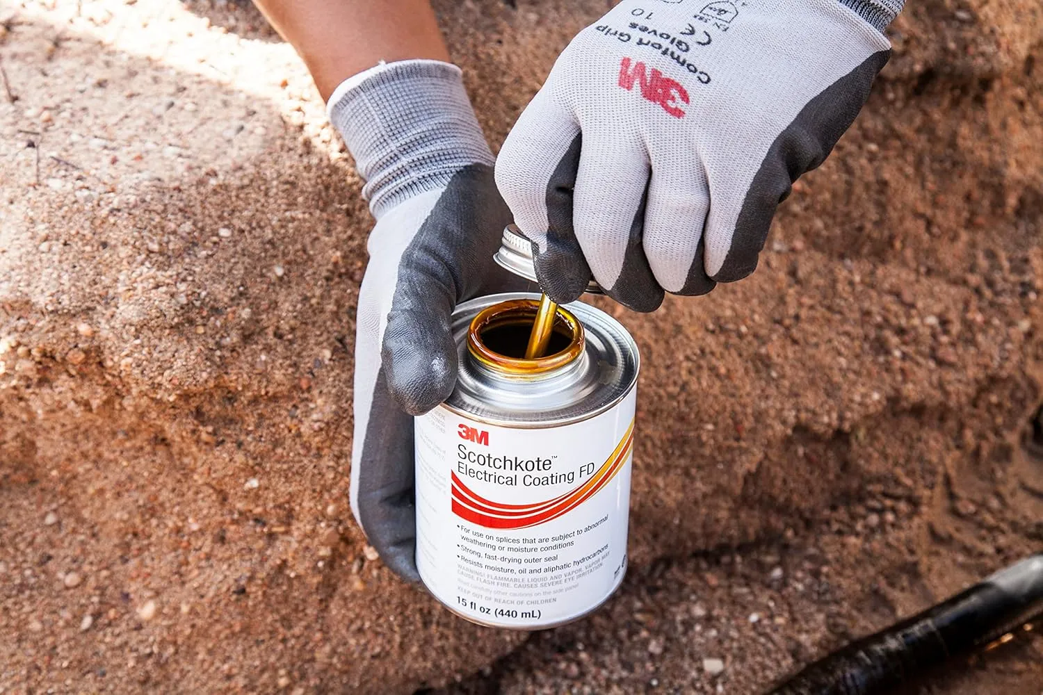 3M Scotchkote Electrical Coating FD, Fast-Drying Liquid, Flexible Sealant and Bonding Agent, Self-Contained Applicator