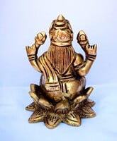Laskshmi Devi on Lotus Brass Statue - 9 cm x 6 cm Laskshmi Devi on Lotus Brass Statue - 9 cm x 6 cm
