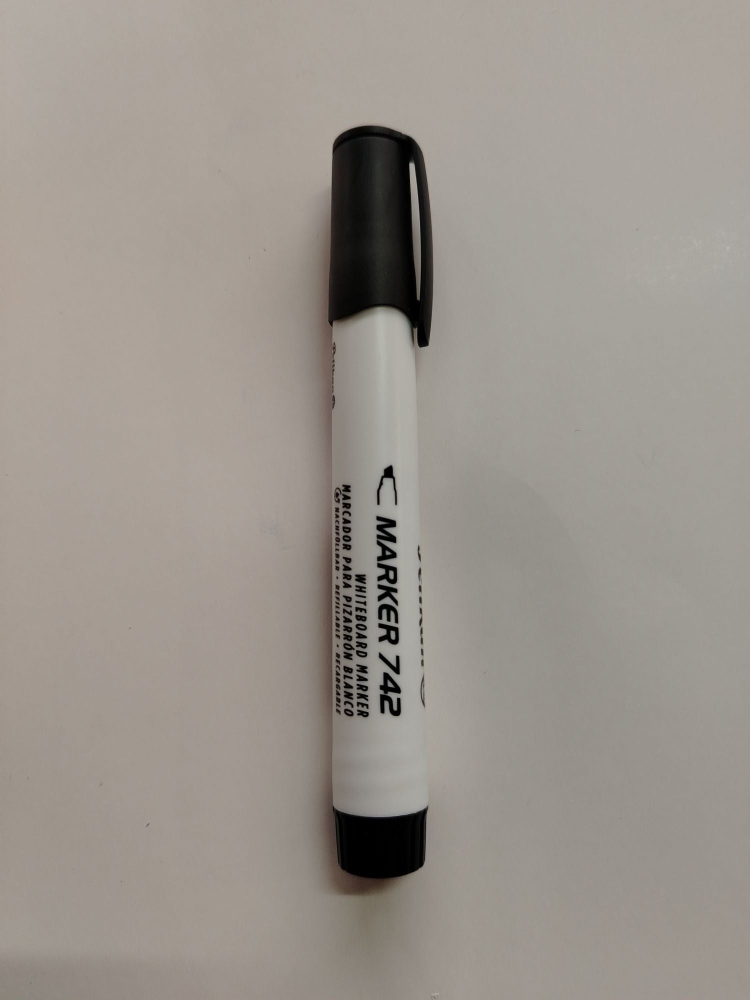 MARCADOR PIZARRA PELIKAN 742 NEGRO RECARGABLE PTA BISELADA