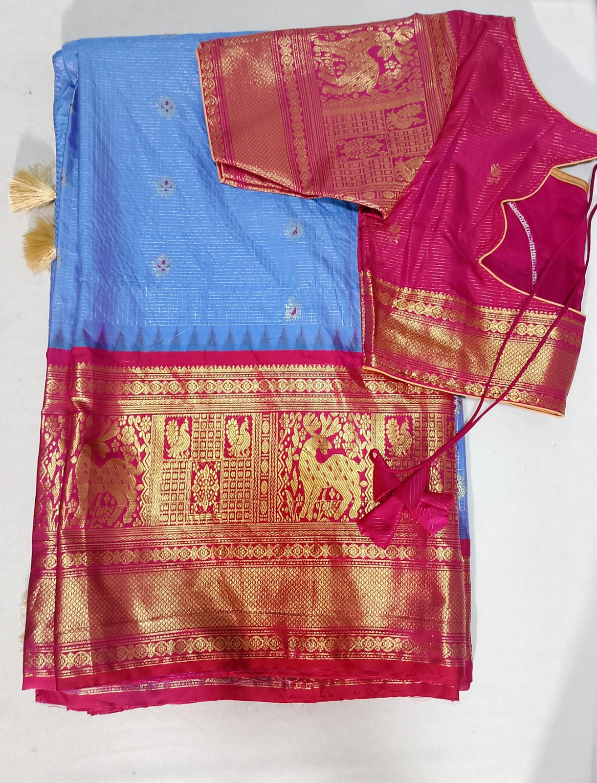 N68: Ready To Ship Beautiful Saree With Stitched Blouse