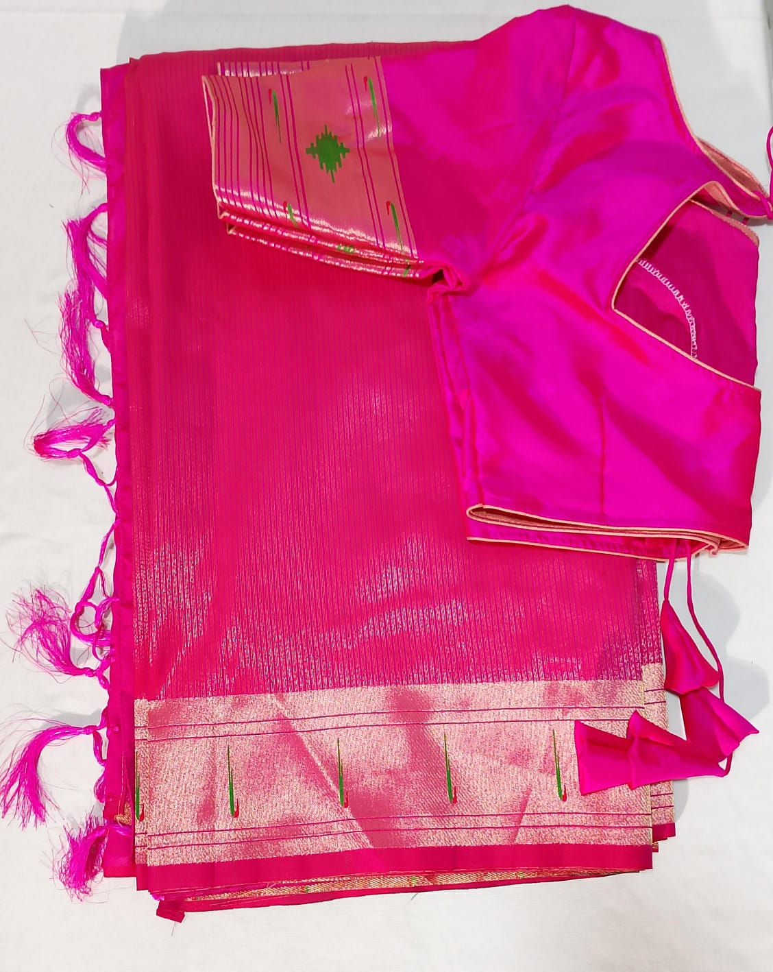 J558: Ready To Ship Beautiful Saree With Stitched Blouse