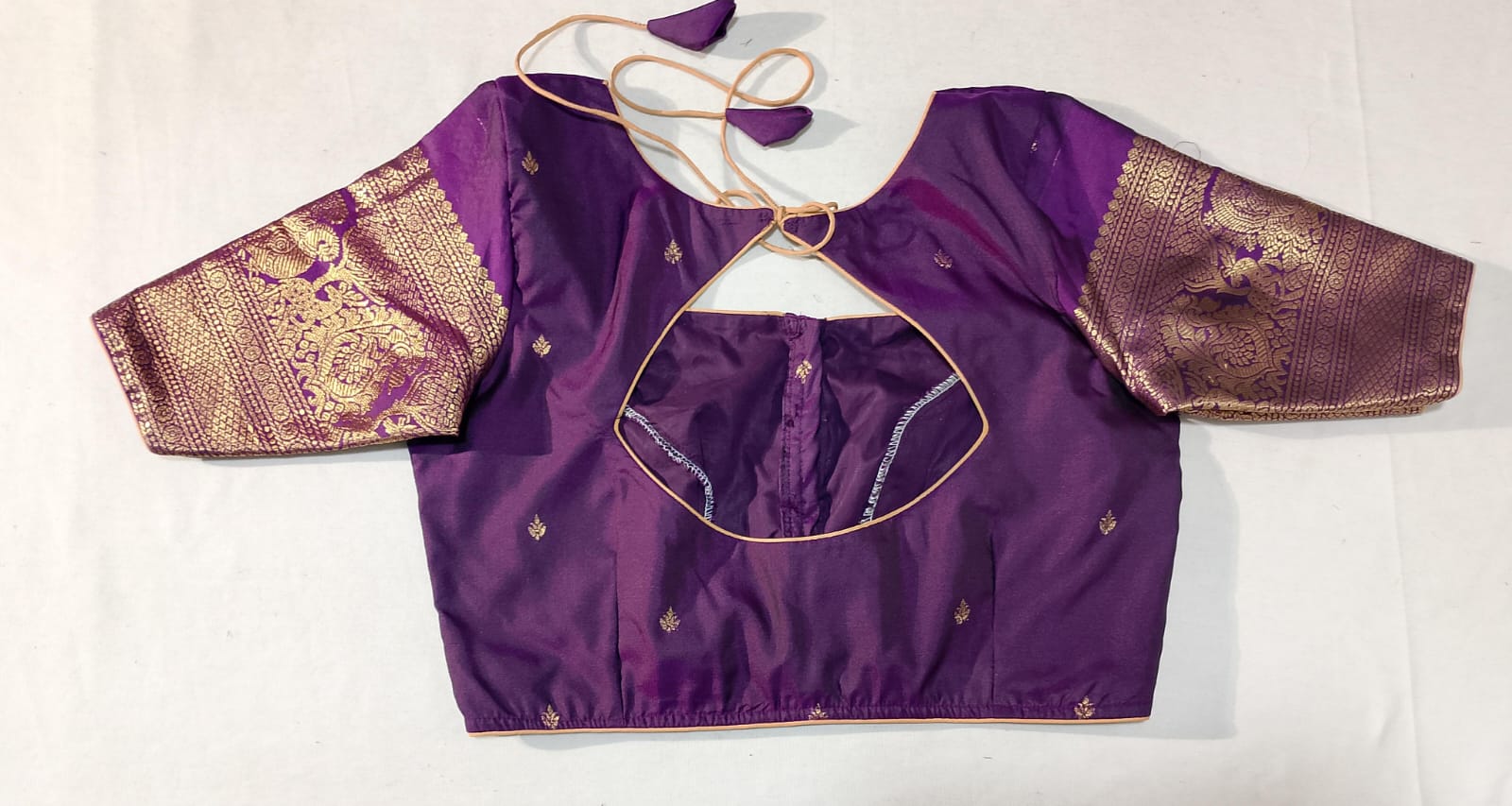 N69: Ready To Ship Beautiful Saree With Stitched Blouse