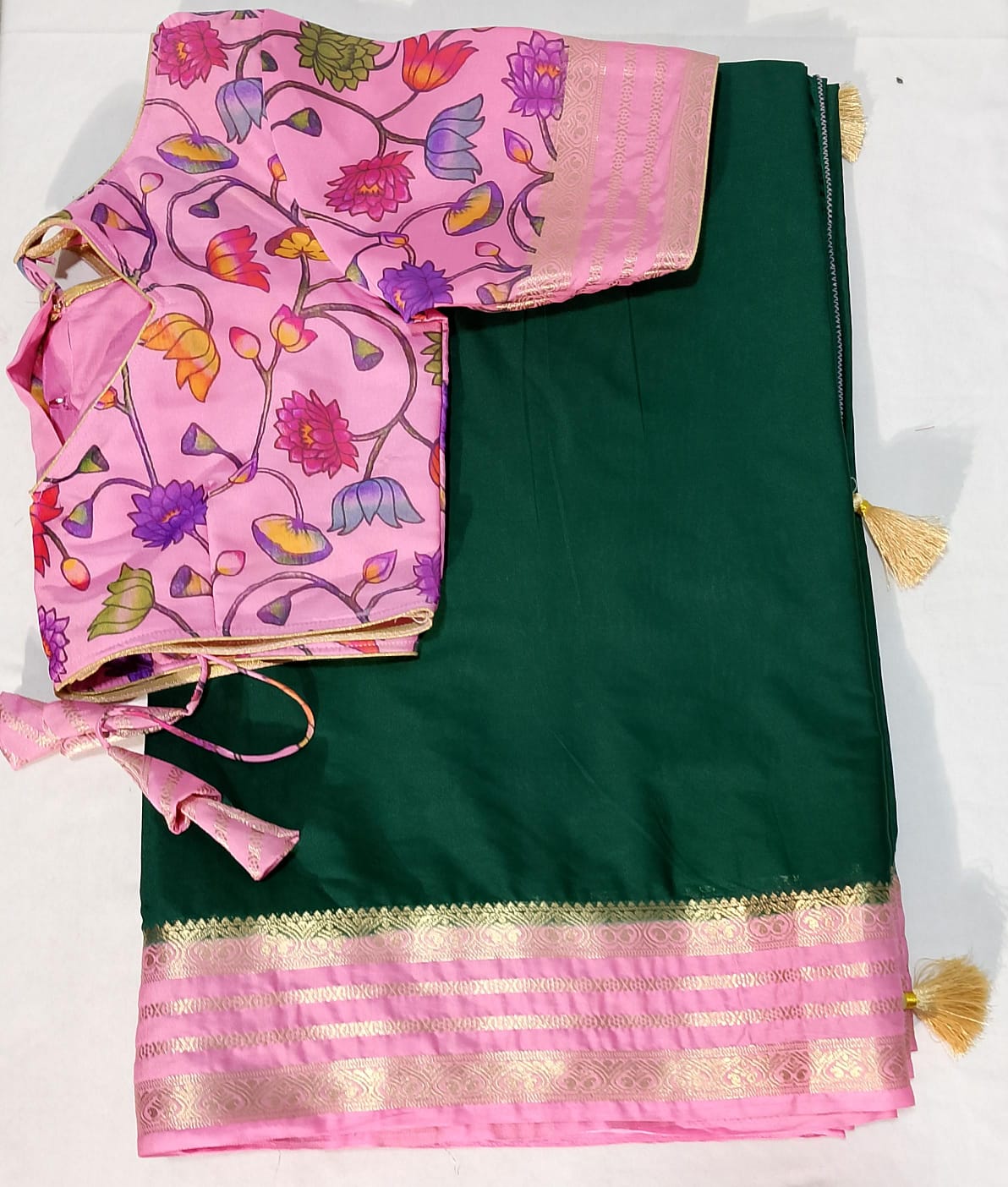 J560: Ready To Ship Beautiful Saree With Stitched Blouse