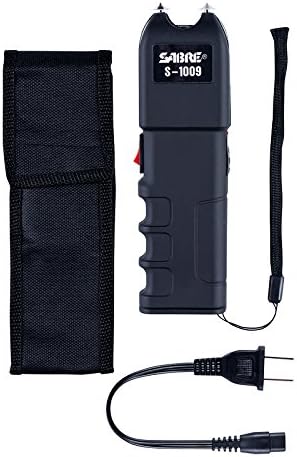 SABRE 2-in-1 Stun Gun with Flashlight and Anti-Grab Bar Technology, Painful 1.250 µC Charge, 120 Lumens