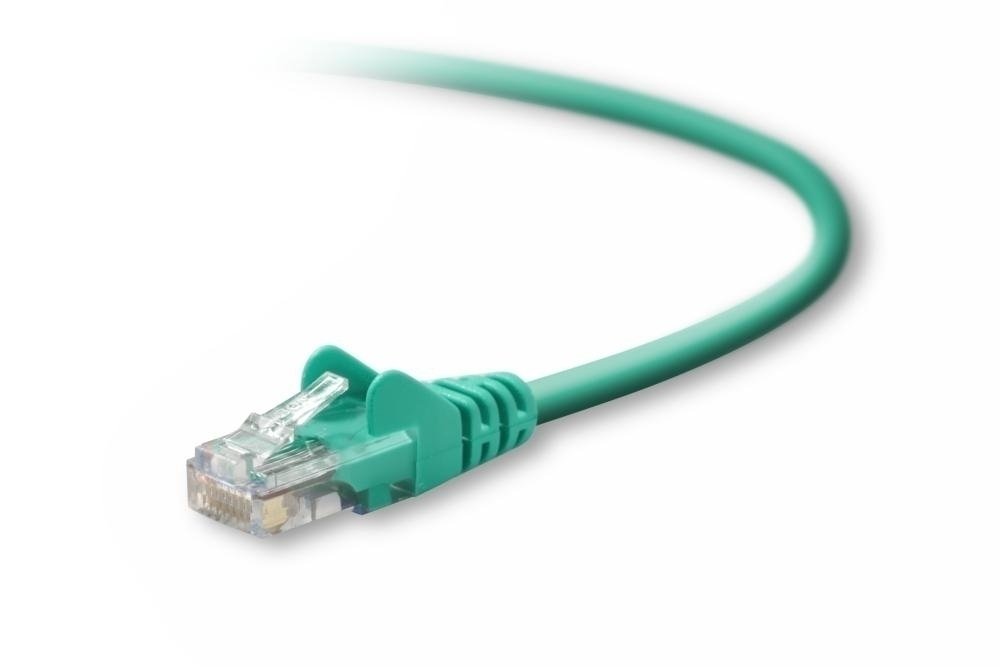 Belkin 15ft CAT5e Patch Cable - RJ-45 Male to Male - Green (Snagless)